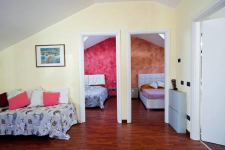 Il Faro Di Manuela Bed & Breakfast Fino Mornasco Exterior photo
